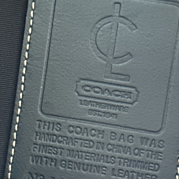 Coach authentic messenger bag EUC - Picture 2 of 16